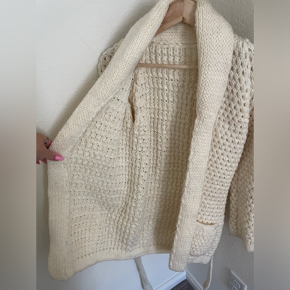Vintage handmade 70s crochet cardigan cream ivory size XS/S chunky grandmacore - Picture 7 of 7